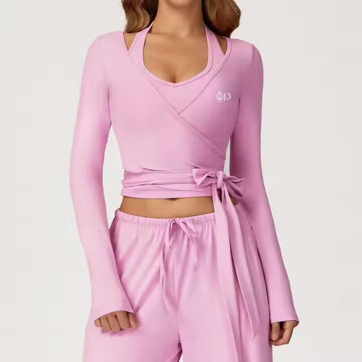 بنطال بقصّة واسعة/ مع توب لف طويل